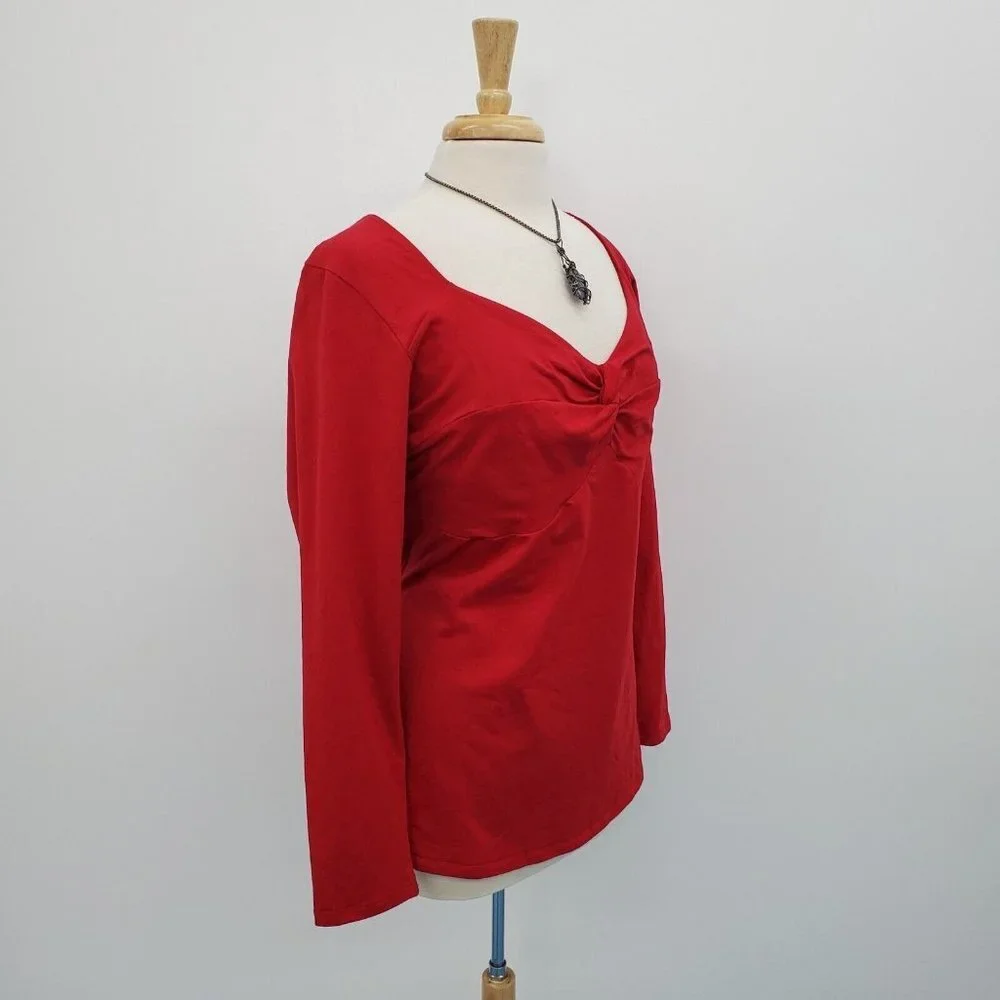 Torrid Womens Red Foxy Sweetheart Twist Top Blouse Plus Size 3 Long‎ Sleeve